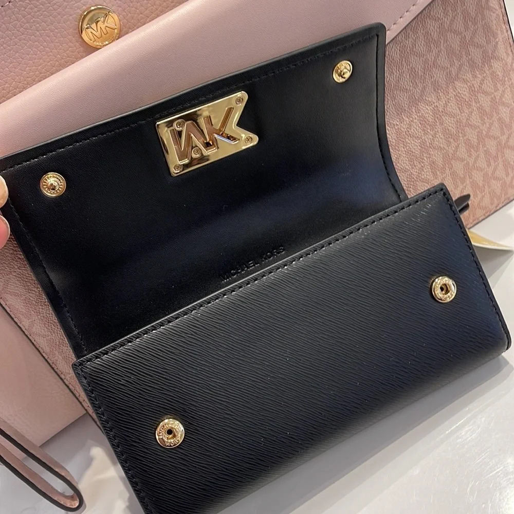 Michael Kors Mimi Large Saffiano Leather Bi-Fold Continental Wallet
Black 
NWT - Picture 15 of 16